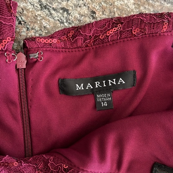 NWT Marina Burgundy Sequin Lace Floral Sheath Cap Sleeve Cocktail Dress Size 14 - Picture 11 of 14